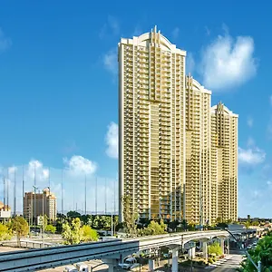  Apartment 1br Penthouse-stripview-free Parkin-no Fees United States