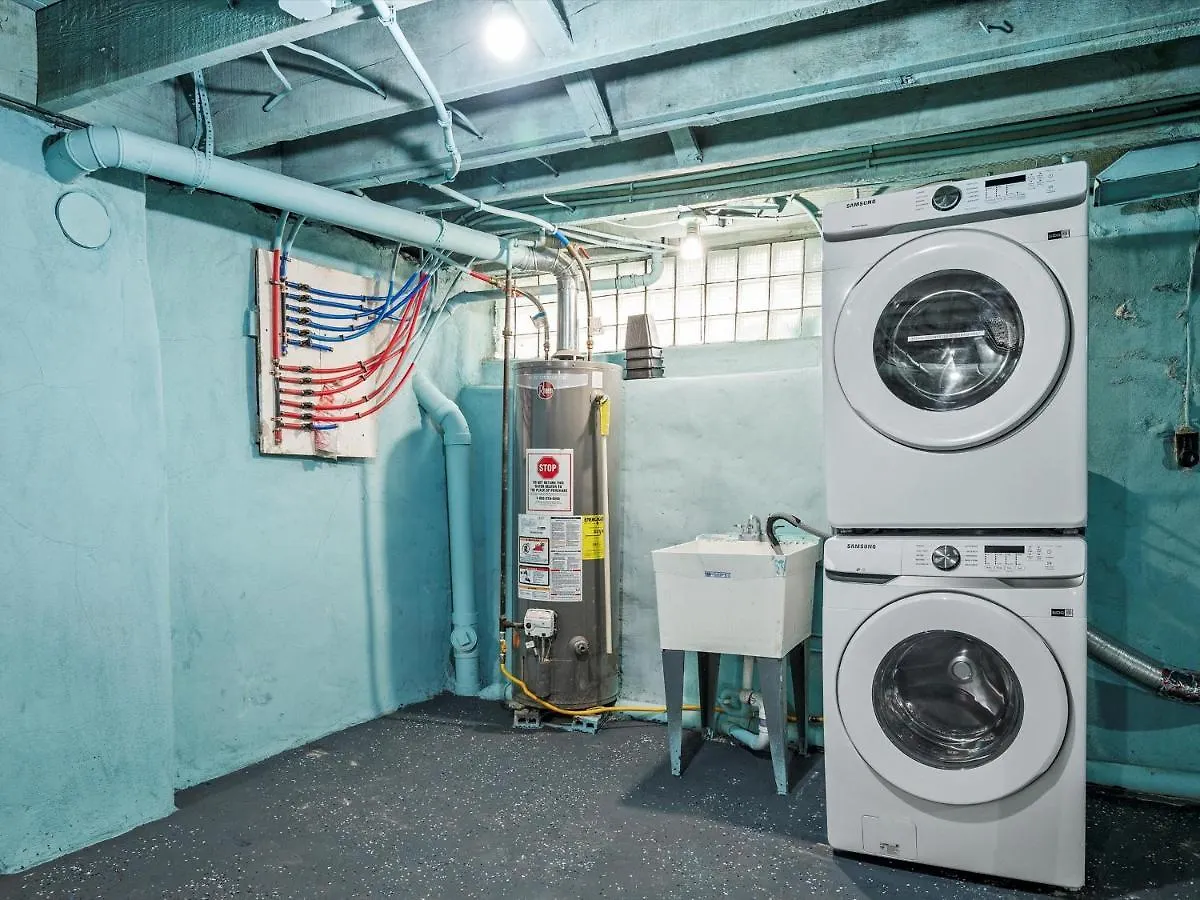 Homestay Oakland/University @G Modern And Bright Private Bedroom With Shared Bathroom Pittsburgh United States